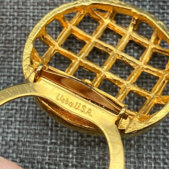 Liebe Woven Lattice Scarf Clip 1.5 In Gold Vintage USA Made Retro Pie Crust - Picture 5 of 7